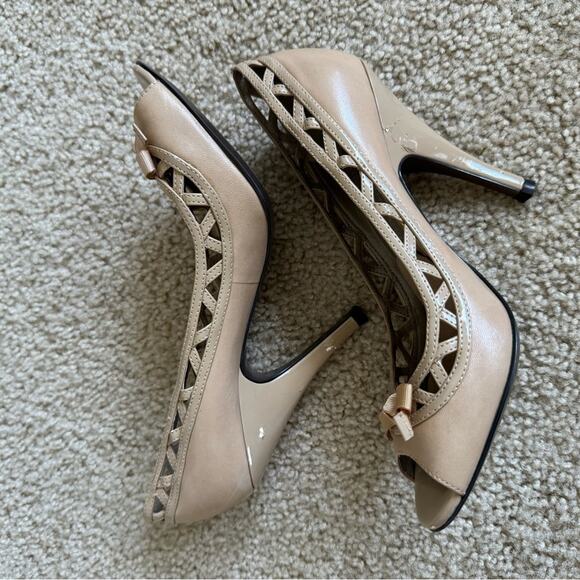 Ellen Tracy Madison Peep-toe heels Sandals Beige/Tan Size 7 - Picture 5 of 12